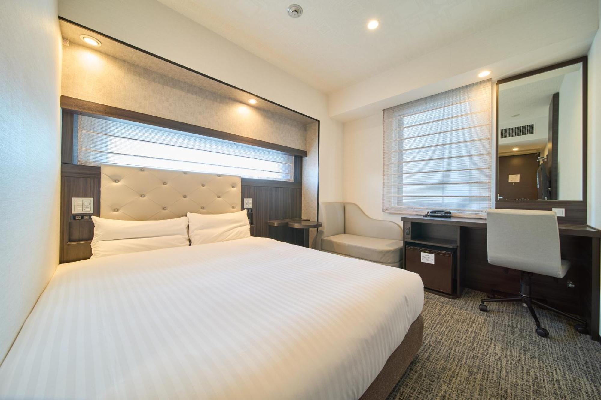 Via Inn Umeda Осака Екстер'єр фото
